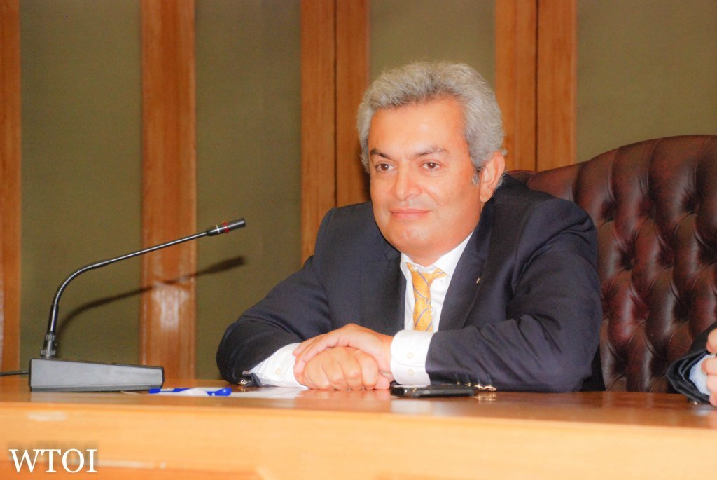 السفير .حسن على 